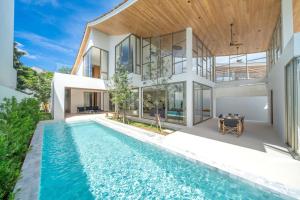 Brand-New & Luxury 5BR Pool Villa Trinity C2 - 4hvězdičkové hotely ve městě Ban Pak Lak