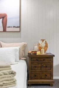 Elvis Romance At The Beach - LUXURY RESORT STAY