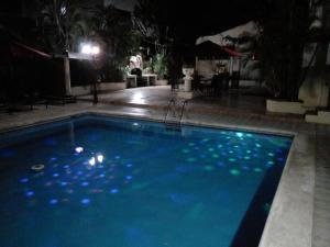 Villa Los Almendros - 2 private pools tennis pickle ball