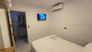 Oceanfront loft in high level neighborhood