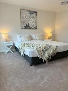 1 Lampe in the CBD - Temora