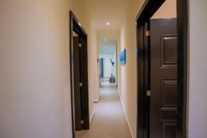 Luxury Apartment With Poll