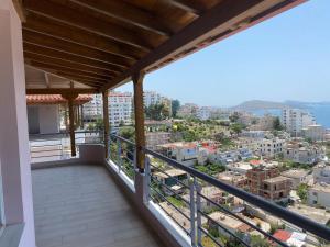 Breeze cuddling your holidays