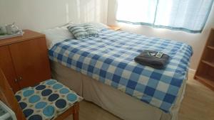 Double with shared bathroom sleeps 1-2 located 5 minutes from Heathrow dsbyr