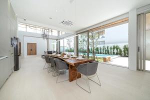 Brand-New & Luxury 5BR Pool Villa Trinity C2