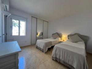 Lovely 2 bedroom apartment near the beach