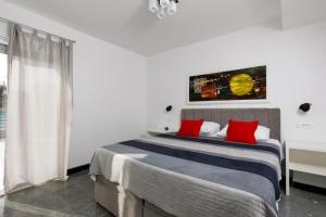 Nice Beach Apartments for 3 adults