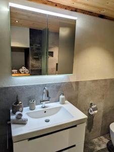 Chalet Grittelihus, large bathroom, Lots of living space, nahe Interlaken