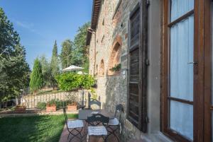 Holiday home features with Italian garden and free Wifi