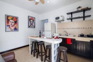 Frida Double Balcony Apartment 5th Avenue