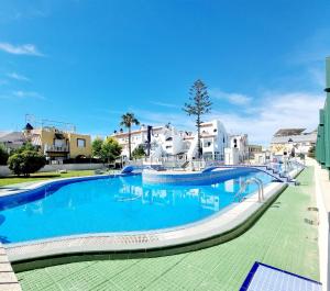 Charming Upper Bungalow with Terrace and Communal Pool in Torrevieja
