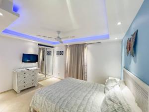 Garden Condos 43, Modern Condo In Sosa Center