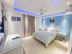 Garden Condos 43, Modern Condo In Sosa Center