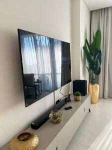 2 Bedrooms - District One Residences 13