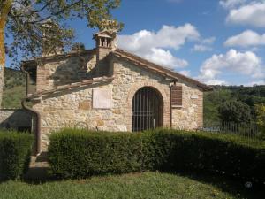 Charming Holiday Home with swimming pool, Siena Tuscany, wi-fi, pets allowed