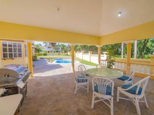 Casati Pearl House, Big House With Private Pool