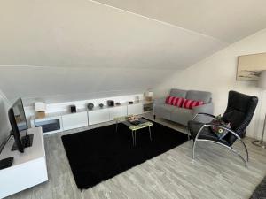 6pers Modern harbor house Jasmijn with fenced garden and lake view