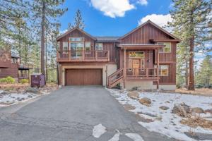 Sunny Daze Cabin Luxurious 4BDR with Stunning Views