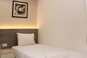 Comfort 2BR at Grand Kamala Lagoon Apartment By Travelio
