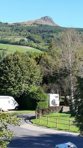 Campings Camping Les Vernieres La Bourboule Sancy : photos des chambres