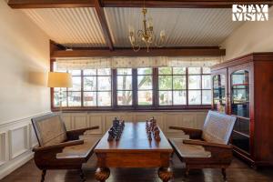 StayVista at Tiverton Bungalow ooty - Lawn, BBQ, Heater
