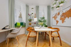 Piękny Apartament z Sypialnią i Biurkiem by Noclegi Renters