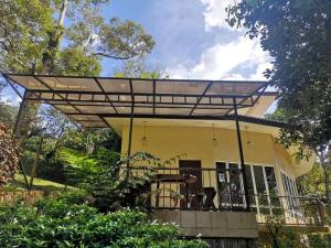 Orchard Villa, Radiant Janda Baik
