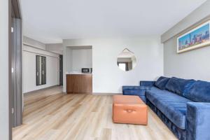 King Suite - Non-Smoking room in La Quinta by Wyndham Dallas DFW Airport North