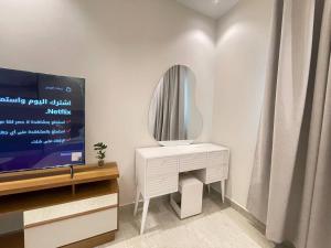 استوديو مودرن مع جاكوزي ودخـول ذاتي