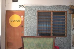 SPOT ON 89821 Batu Maung Sempoi Inn and Cafe
