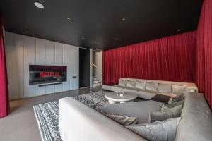 Sunset Berawa - Exclusive Modern 4BR Villa in Central Canggu!