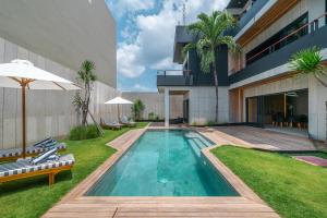 Sunset Berawa - Exclusive Modern 4BR Villa in Central Canggu!