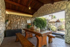 Roža in Sveti Bartol (Haus für 2-3 Personen)