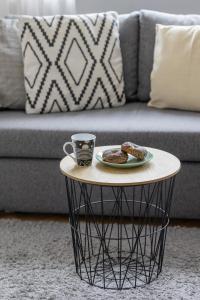 Belwederska Apartment with Balcony Next to Promenade Park by Noclegi Renters