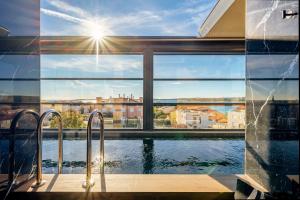 Atemberaubende Villa nur 150 Meter zum Strand mit beheizbarem Privatpool