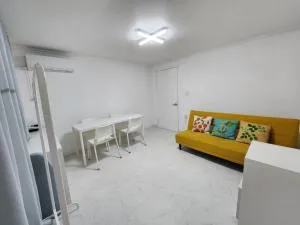 안安 Stay 1914 - Seul