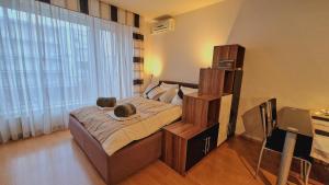 H10 Apartment with FREE PARKING