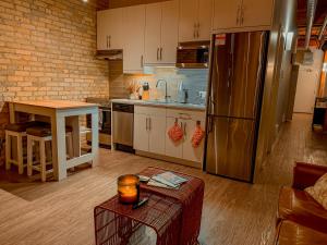 Heart of the City: Cozy 2-Bed Loft