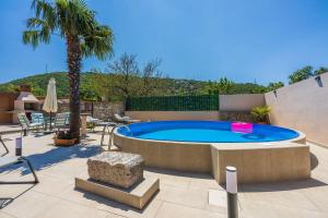 Hundefreundliche Villa mit Privatpool, Aussendusche, Grill und vielen Wanderwegen in der Umgebung