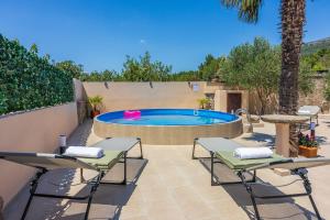 Hundefreundliche Villa mit Privatpool, Aussendusche, Grill und vielen Wanderwegen in der Umgebung