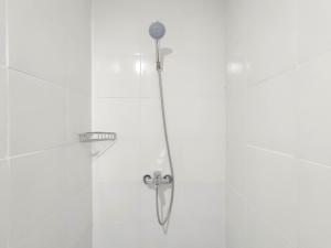 Good Deal 1BR at Paltrow City Apartment By Travelio