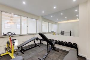 Saigon Authentic Alley Hostel - Local Vibes, City Tours, Cooking Dinner, Evening Streetfood, Free Menu Breakfast, Gym & Rooftop Billiards