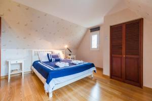 Maisons de vacances Grande maison parc paysager fantastique vue mer plage a 600m a pied : photos des chambres