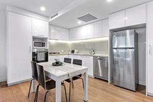 South Bank Sleek - 1Bed-1Bath-1Car-Balcony