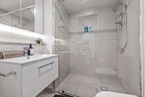 South Bank Sleek - 1Bed-1Bath-1Car-Balcony