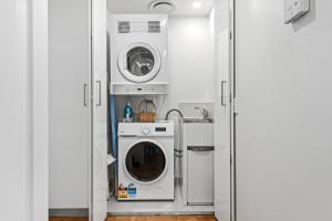 South Bank Sleek - 1Bed-1Bath-1Car-Balcony