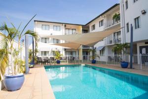 Metro Advance Apartments & Hotel