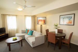 Metro Advance Apartments & Hotel