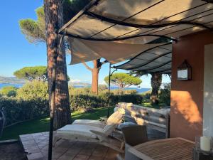 Le Tropézien - Vue Mer à 180, 3 chambres, jardin & piscine