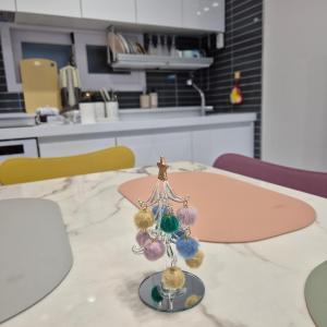 Long-term stay Hongdae 5 minutes 6 people quiet accommodation long-term discount wifi